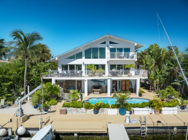 $2,895,000 | 14 Ave F, Marathon, FL 33050