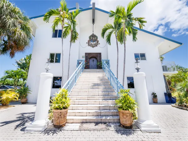 $2,895,000 | 14 Ave F, Marathon, FL 33050