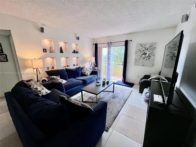 $189,000 | 17530 Northwest 68th Avenue, Unit C4008, Hialeah, FL 33015