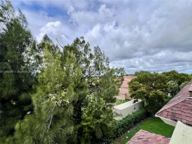 $189,000 | 17530 Northwest 68th Avenue, Unit C4008, Hialeah, FL 33015