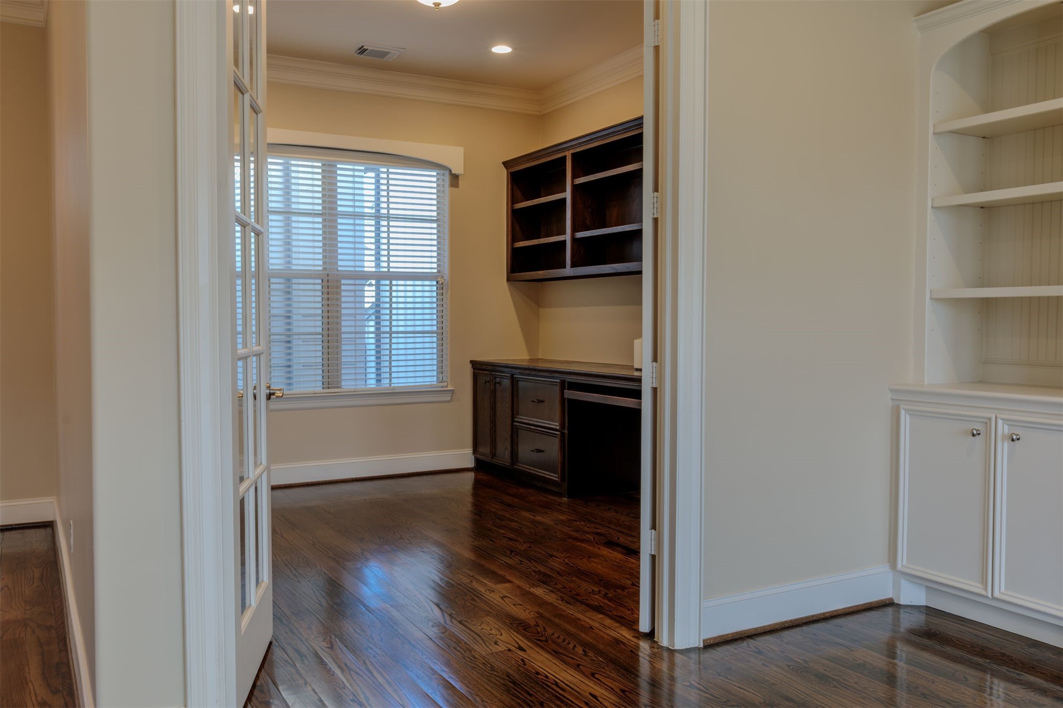 2101 Elmen Street Houston, TX 77019 - Photo 11 of 27 a view of kitchen and wooden floor