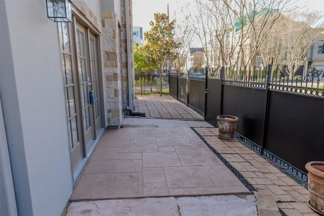 a view of a utility room