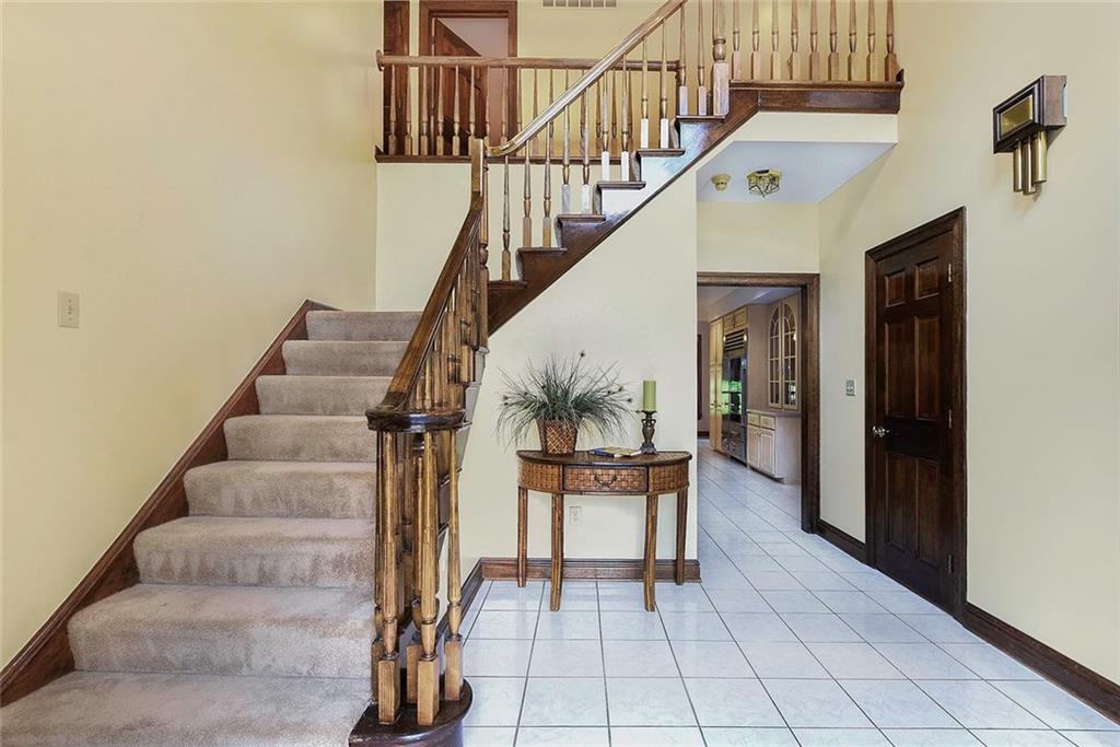 128 McCoy Place Road Sewickley, PA 15143 - Photo 3 of 25 Spacious Foyer to Greet Family and Friends
