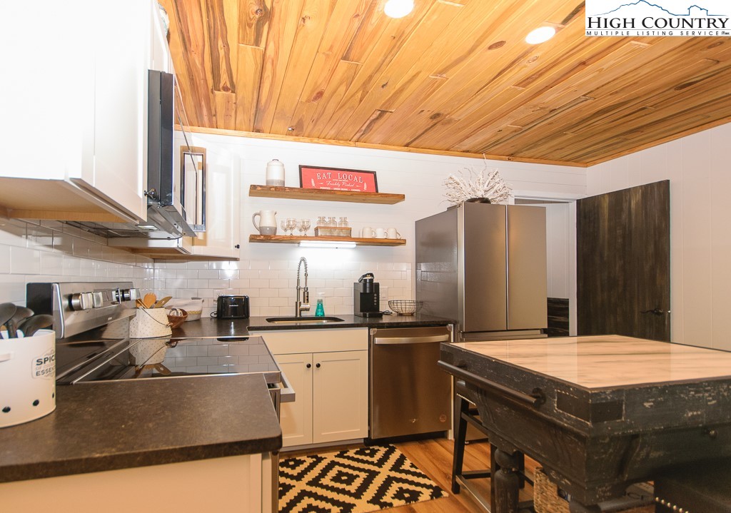 301 Pinnacle Inn Road, Unit 3232 Beech Mountain, NC 28604 - Photo 8 of 40 Gallery Image 8