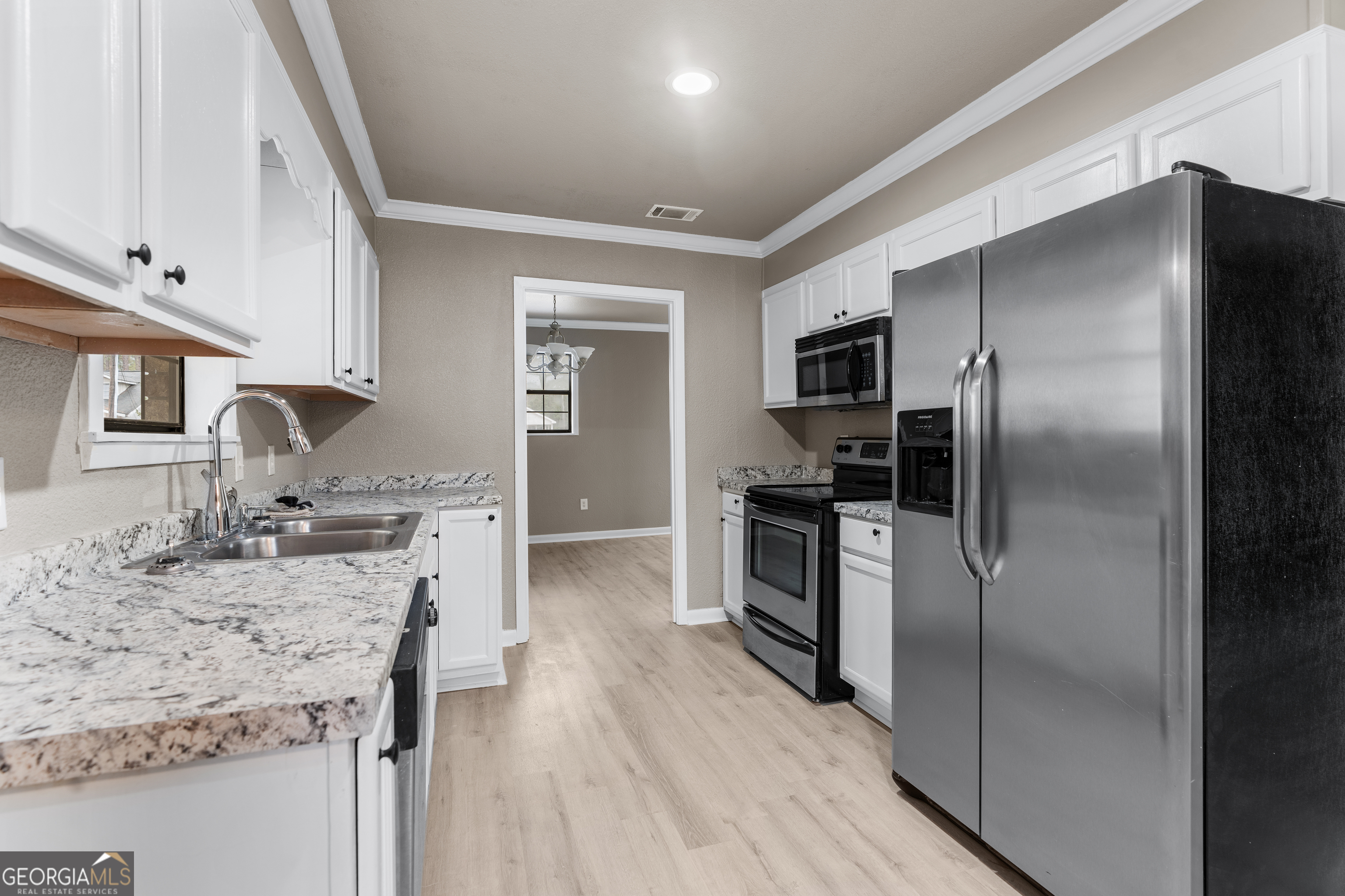 545 South 5th Street Jesup, GA 31545 - Photo 4 of 26