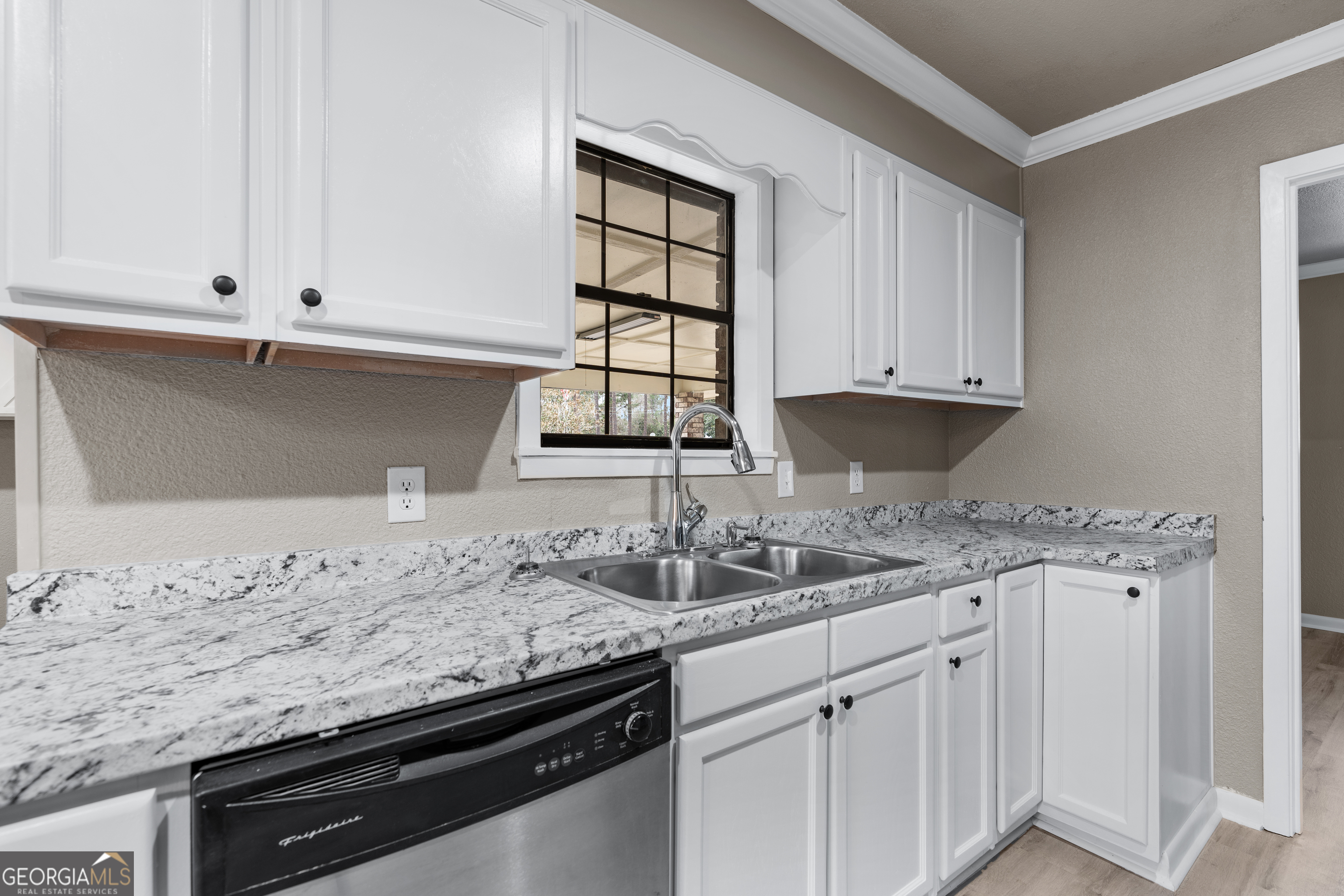 545 South 5th Street Jesup, GA 31545 - Photo 6 of 26