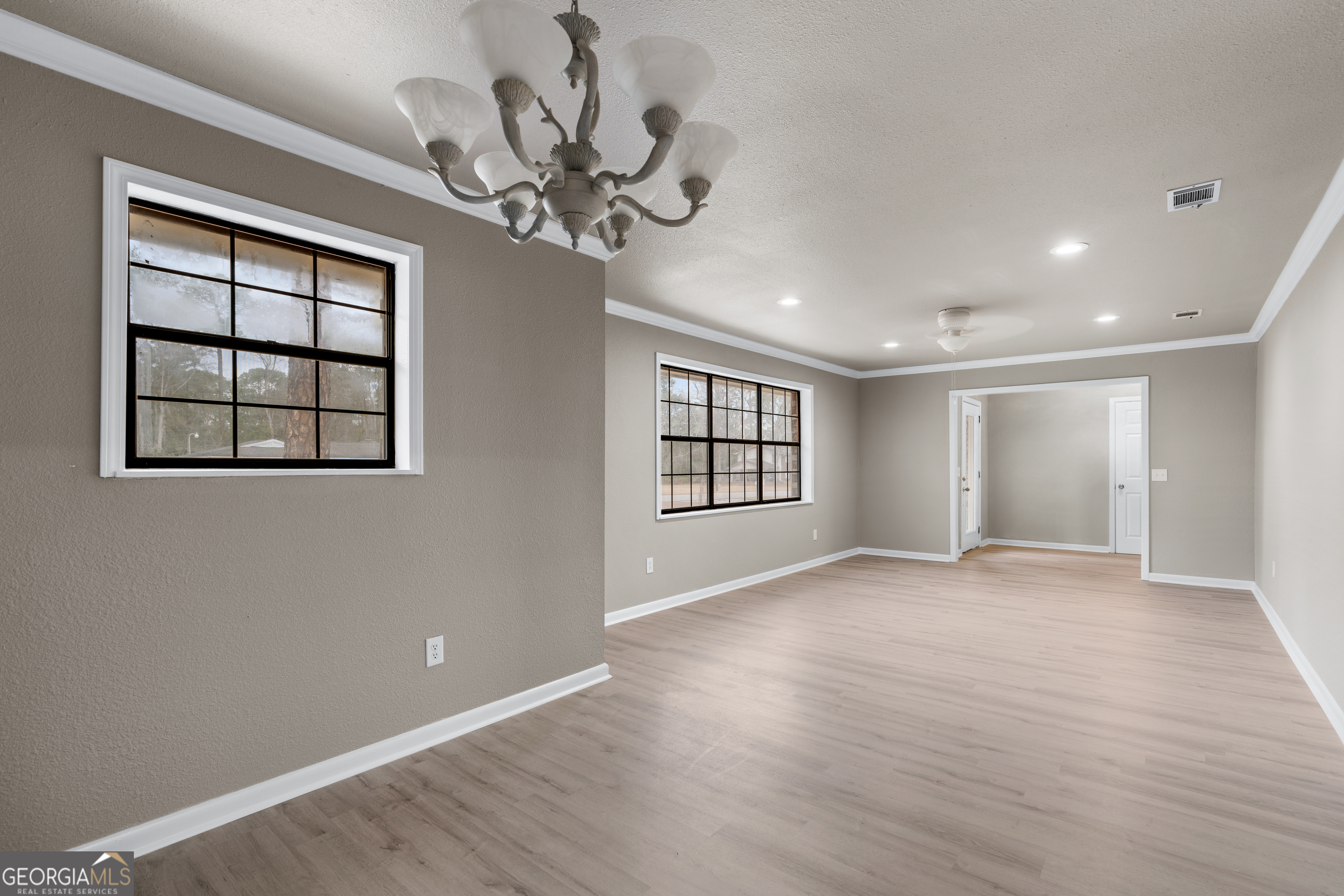 545 South 5th Street Jesup, GA 31545 - Photo 9 of 26