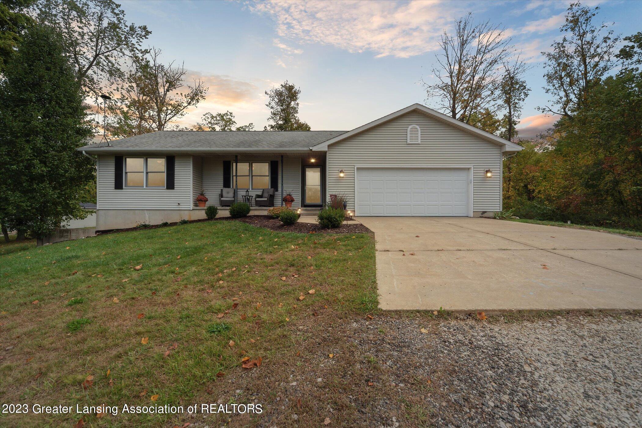 545 South Stine Road Charlotte, MI 48813 - Photo 1 of 48 Primary