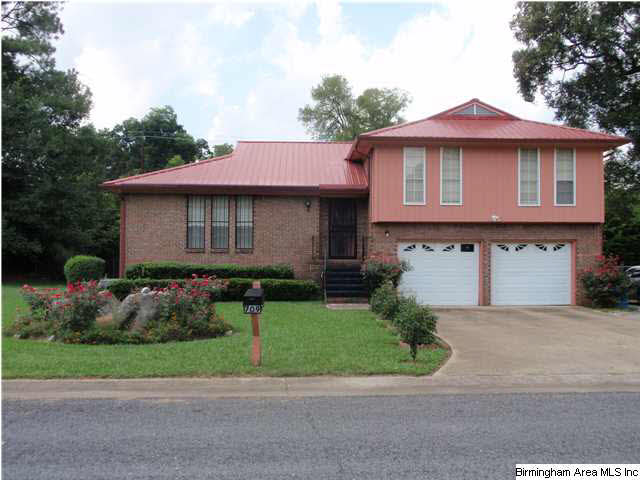 709 Greenbriar Road Fairfield, AL 35064 - Photo 1 of 19