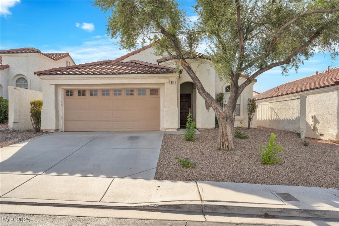 211 Misty Garden Street Henderson, NV 89012 - Photo 2 of 32