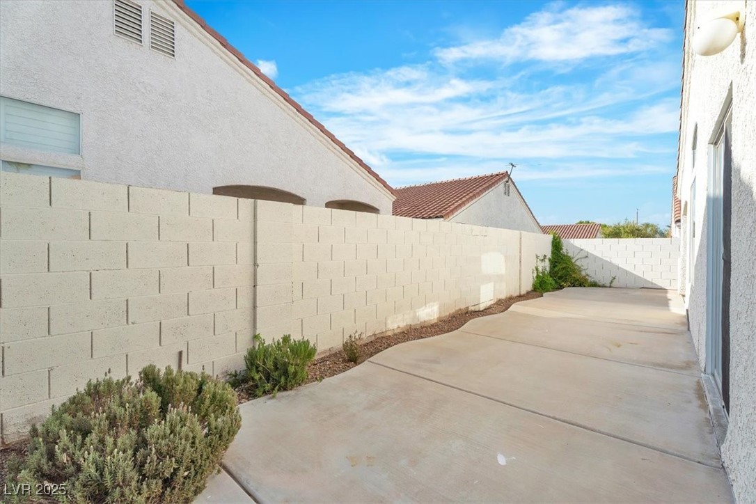 211 Misty Garden Street Henderson, NV 89012 - Photo 31 of 32