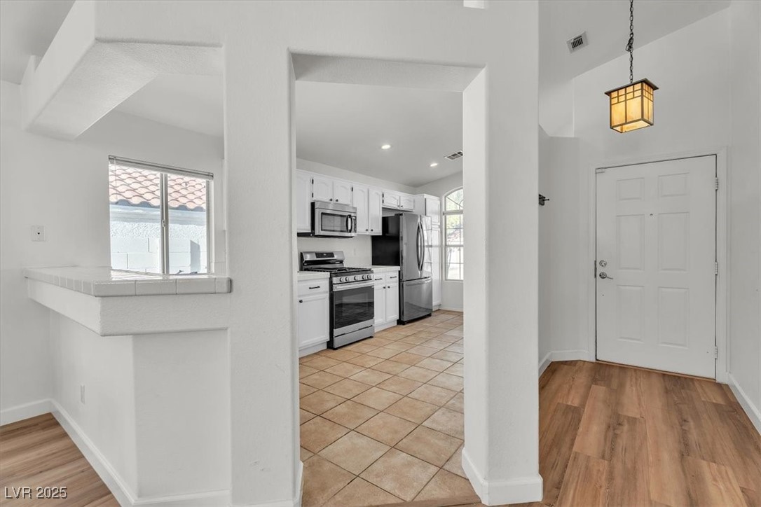 211 Misty Garden Street Henderson, NV 89012 - Photo 5 of 32