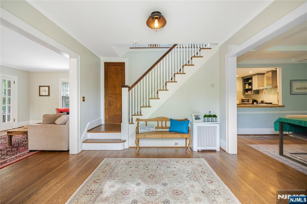 403 Colonial Road Ridgewood, NJ 07450 - Photo 3 of 30