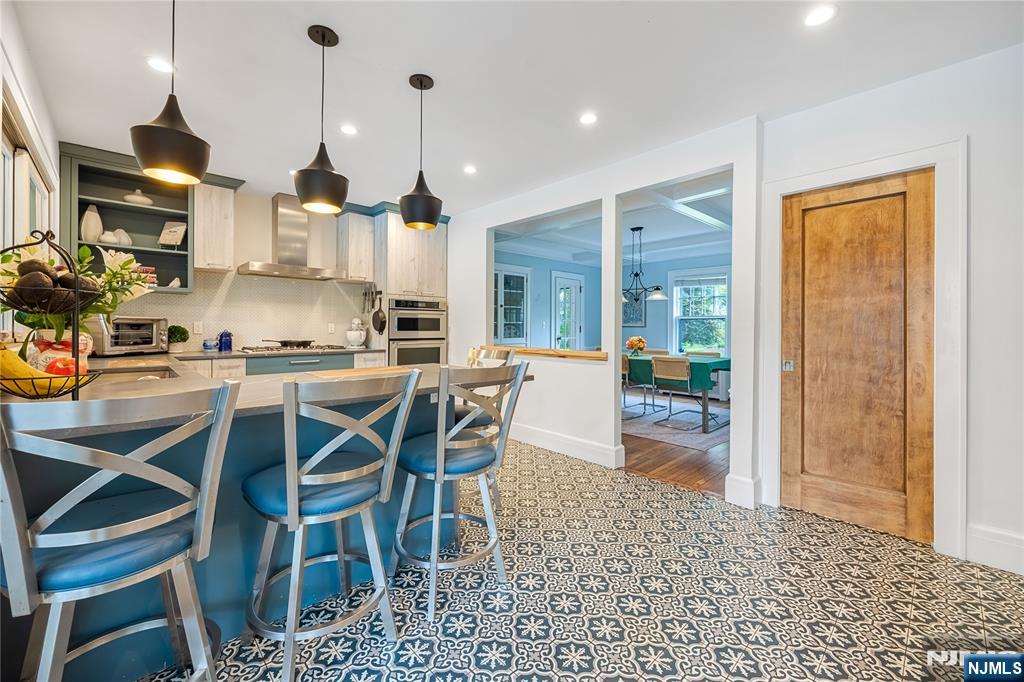 403 Colonial Road Ridgewood, NJ 07450 - Photo 8 of 30