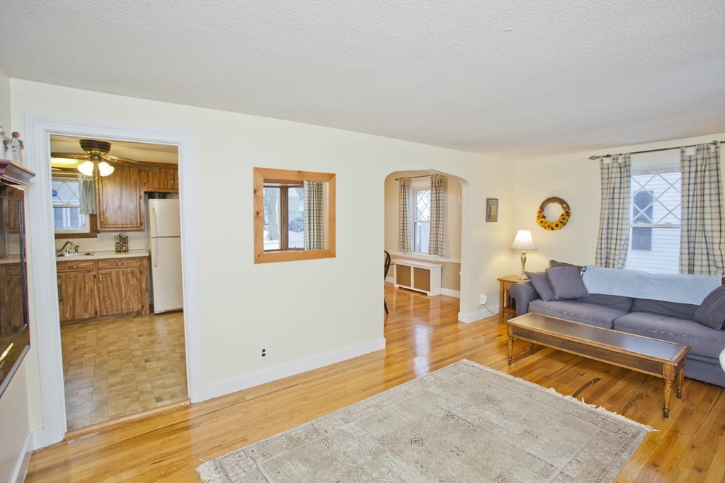 64 Vail Street Springfield, MA 01118 - Photo 4 of 17