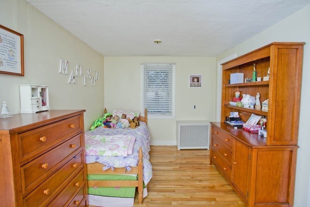 64 Vail Street Springfield, MA 01118 - Photo 9 of 17