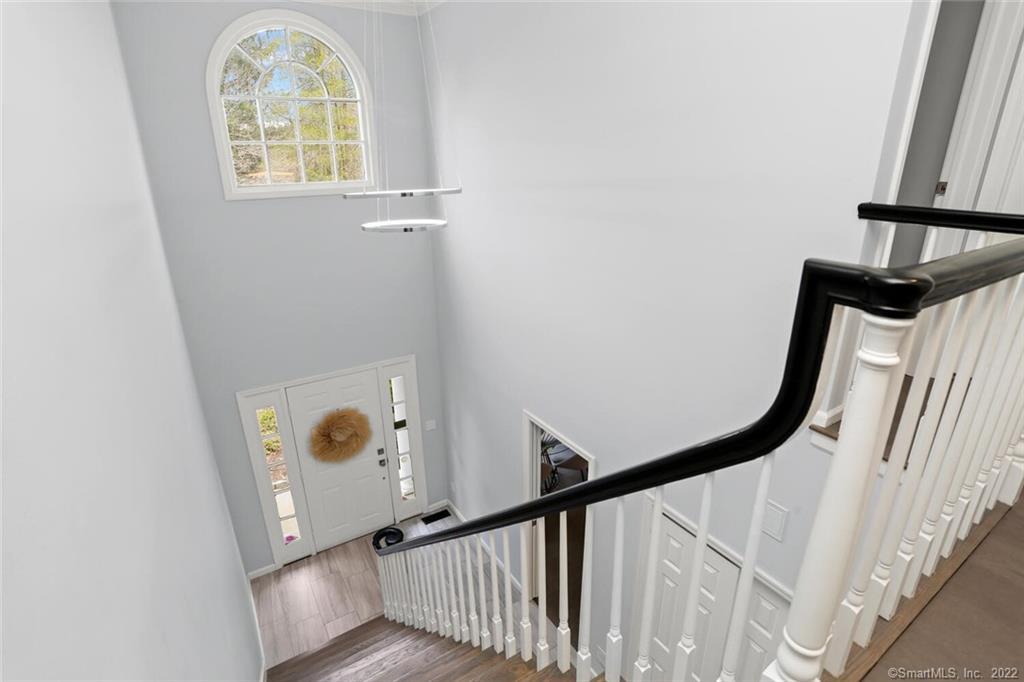 13 Old Stamford Road, Unit 13 New Canaan, CT 06840 - Photo 24 of 39 a view of entryway with a window