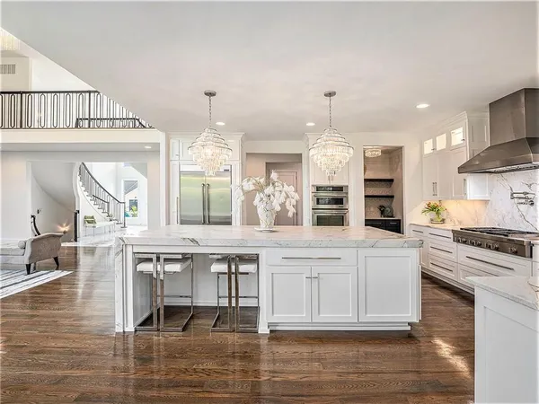 $1,750,000 | 21384 West 93rd Street, Lenexa, KS 66220