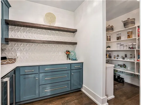 $1,750,000 | 21384 West 93rd Street, Lenexa, KS 66220