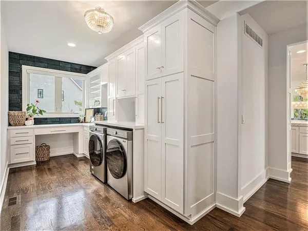 $1,750,000 | 21384 West 93rd Street, Lenexa, KS 66220