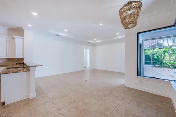 a view of livingroom with furniture