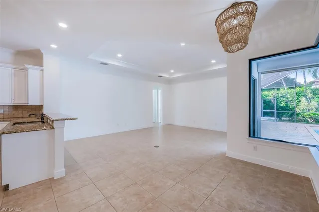 a view of livingroom with furniture