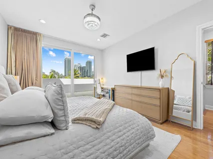 $649,000 | 705 Southwest 4th Avenue, Fort Lauderdale, FL 33315