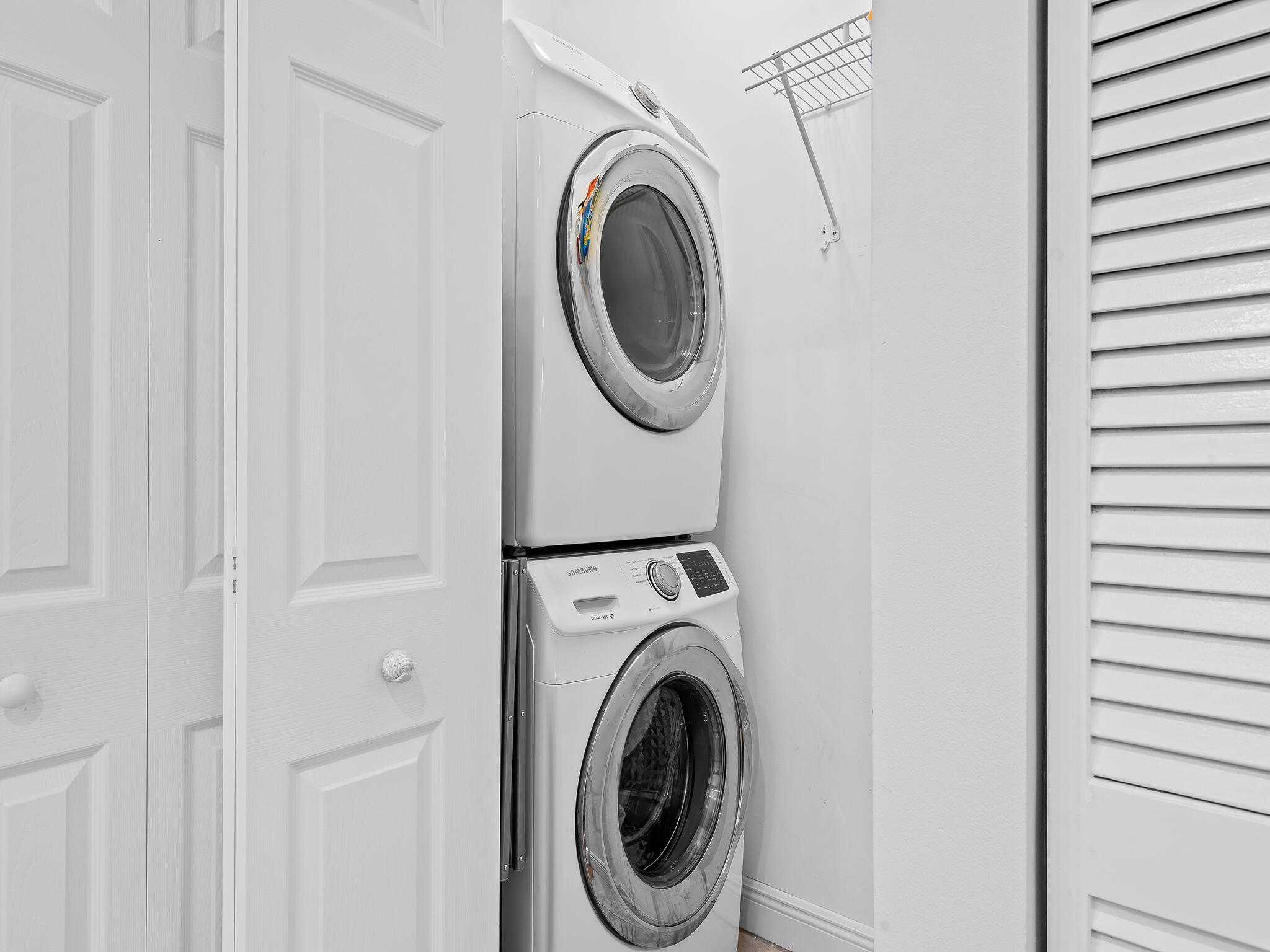 705 Southwest 4th Avenue Fort Lauderdale, FL 33315 - Photo 17 of 25 a utility room with dryer and washer