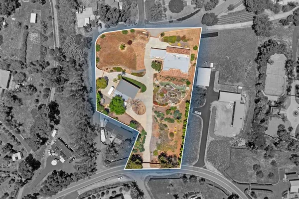 $1,464,999 | 129 Emilia Lane, Fallbrook, CA 92028