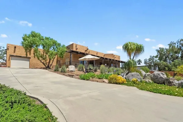$1,464,999 | 129 Emilia Lane, Fallbrook, CA 92028