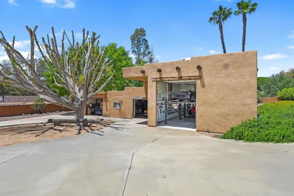 $1,464,999 | 129 Emilia Lane, Fallbrook, CA 92028