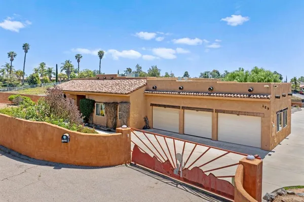 $1,464,999 | 129 Emilia Lane, Fallbrook, CA 92028