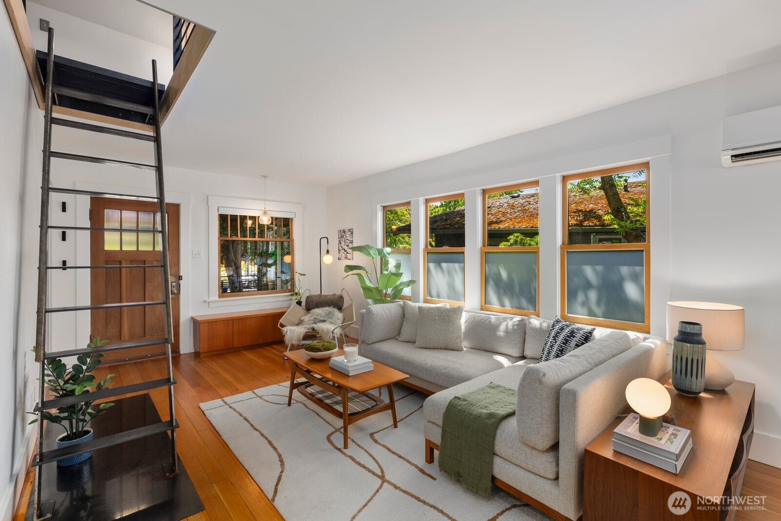6029 45th Avenue Southwest Seattle, WA 98136 - Photo 8 of 38