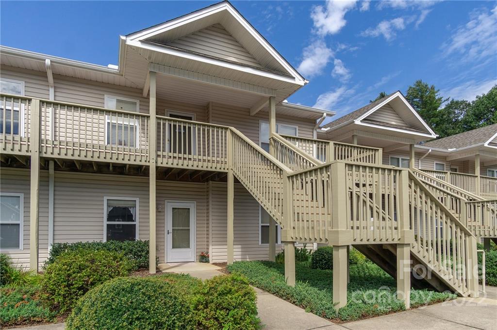 104 Carrington Place, Unit 104, Arden, NC 28704 Compass