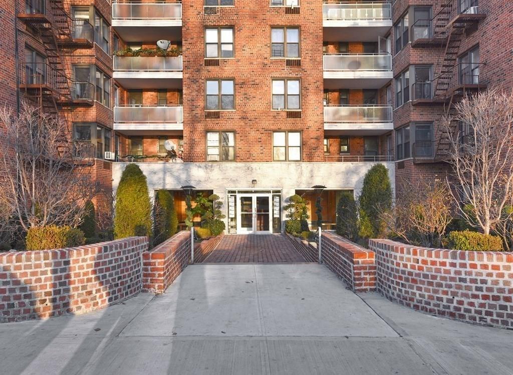 9511 Shore Road, Unit 209 Brooklyn, NY 11209 - Photo 18 of 19