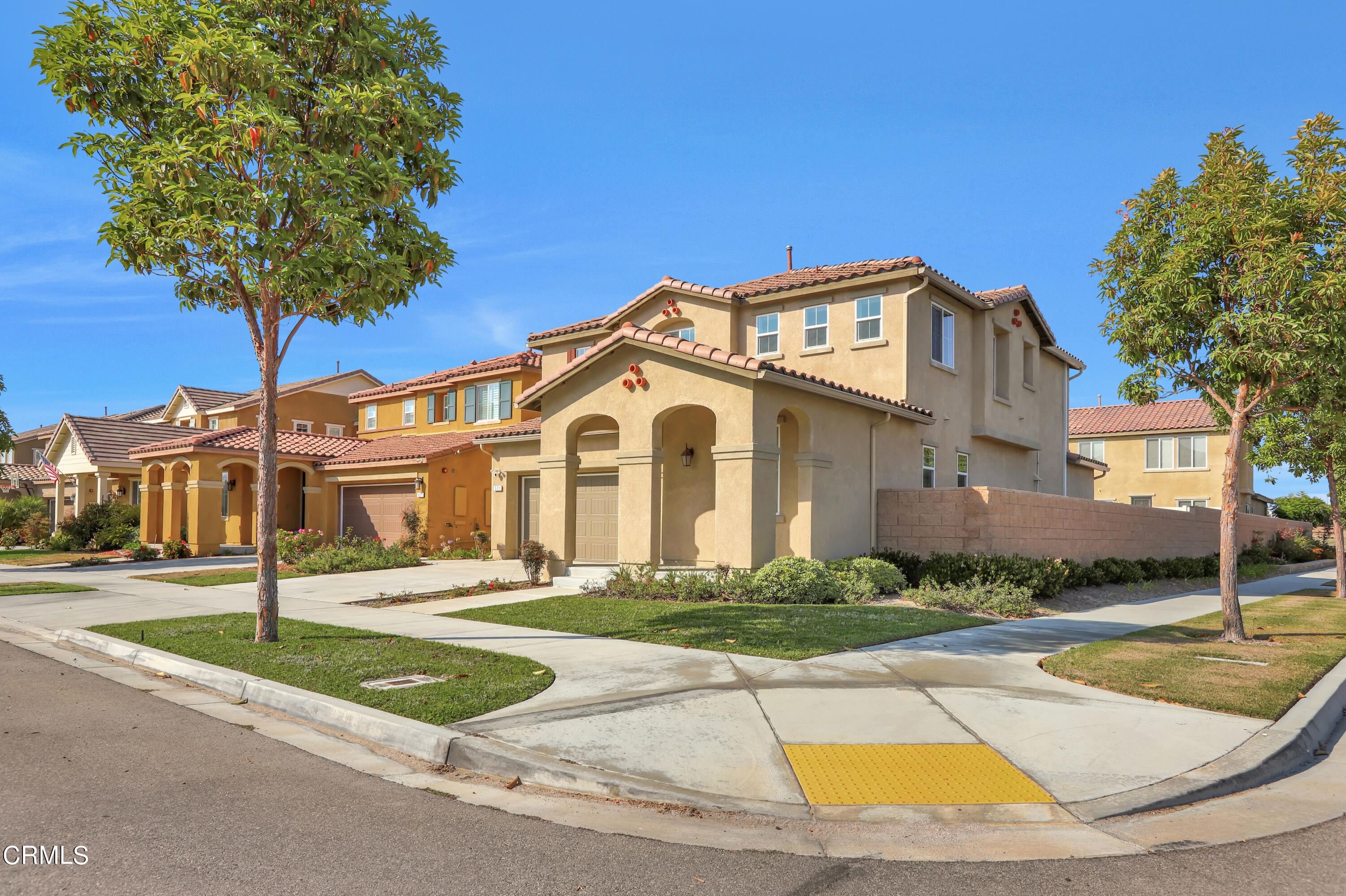511 Whalen Way Oxnard, CA 93036 - Photo 3 of 28 a front view of a house with a yard
