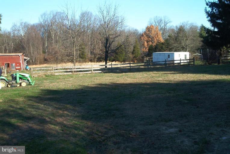 Brewster Bridge Road Elkton, MD 21921 - Photo 2 of 2 Back yard