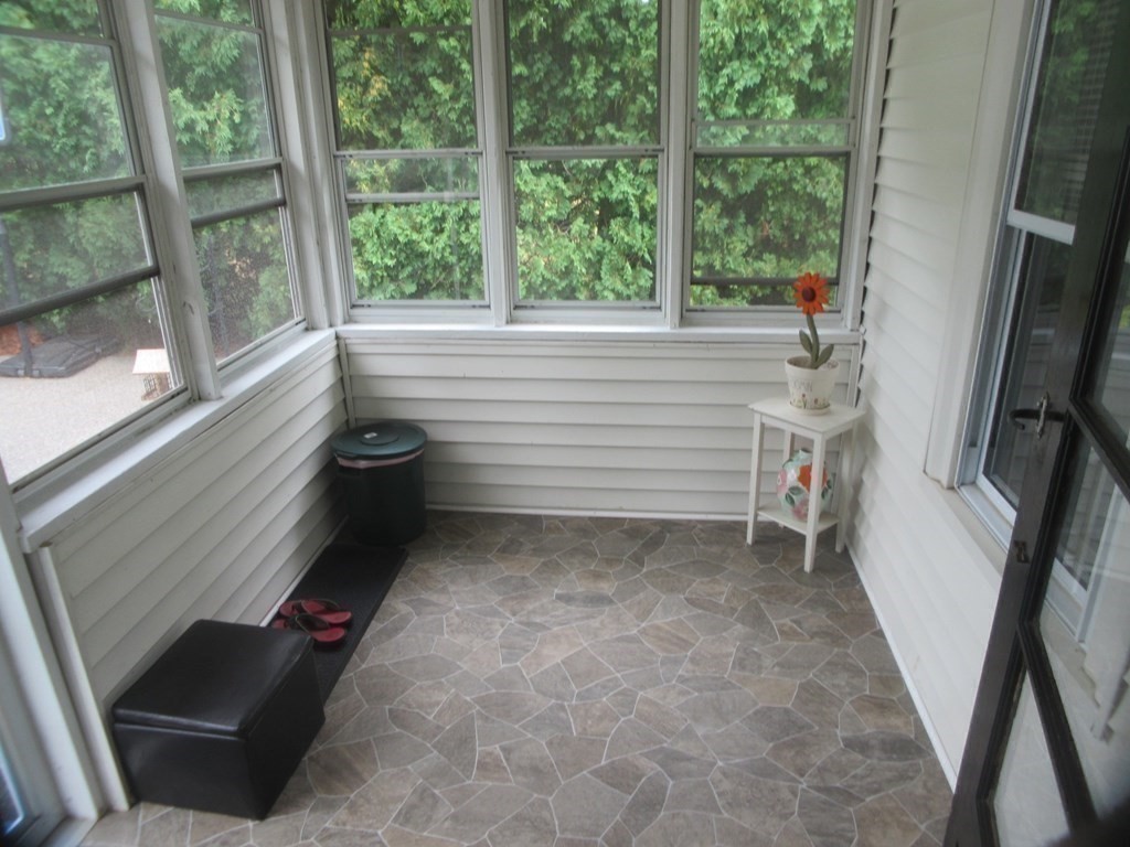 264 Old Fall River Road Swansea, MA 02777 - Photo 29 of 40 Gallery Image 29