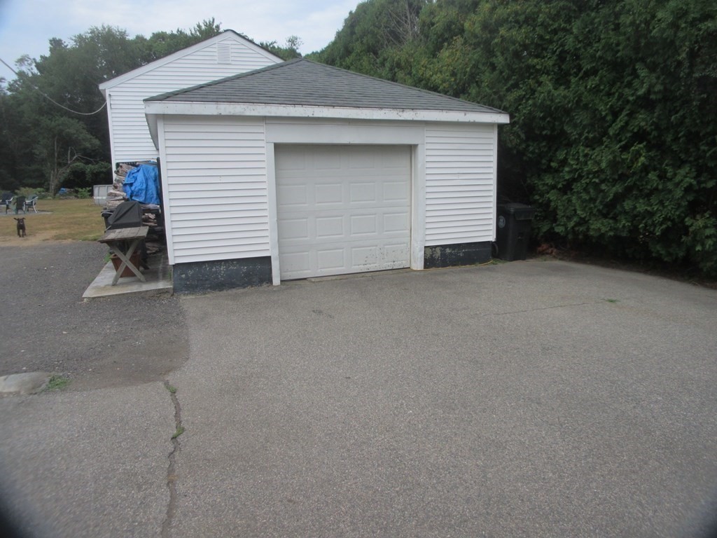 264 Old Fall River Road Swansea, MA 02777 - Photo 30 of 40 Gallery Image 30