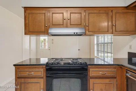 $282,000 | 1102 Broadmoor Boulevard, Lafayette, LA 70503