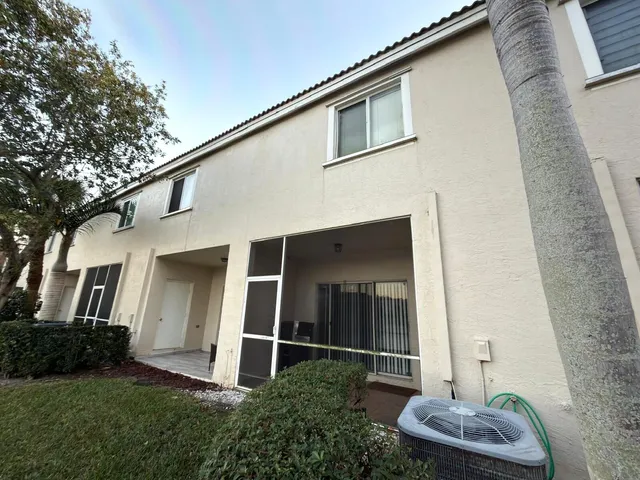 $2,100 | 5048 Palmbrooke Circle, West Palm Beach, FL 33417