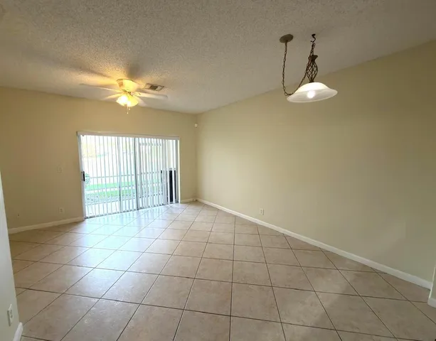 $2,100 | 5048 Palmbrooke Circle, West Palm Beach, FL 33417