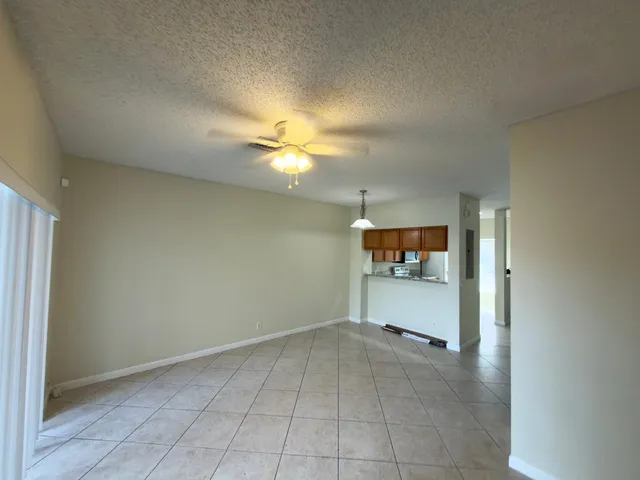 $2,100 | 5048 Palmbrooke Circle, West Palm Beach, FL 33417