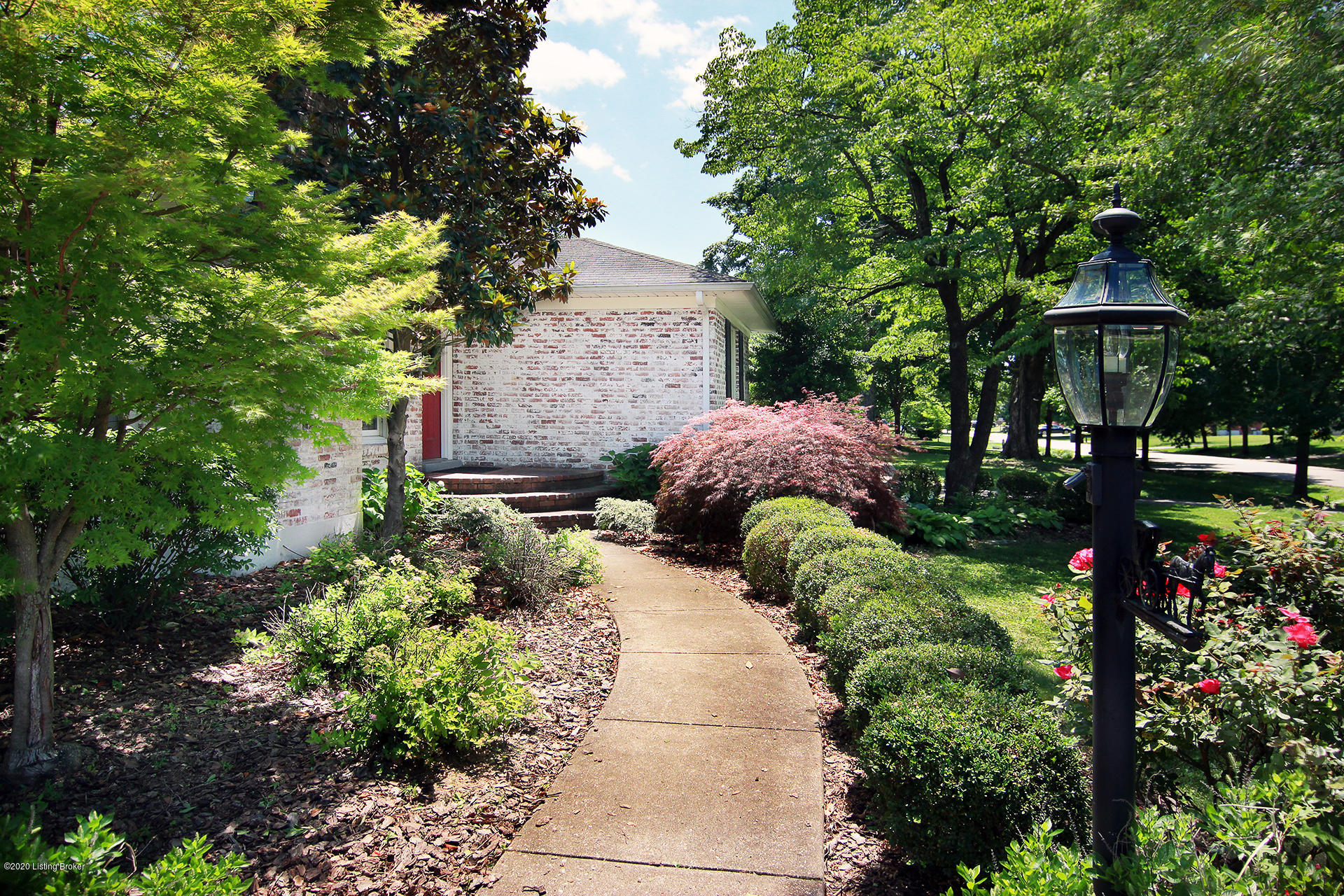 221 Hemingway Road Louisville, KY 40207 - Photo 2 of 20 Front 2