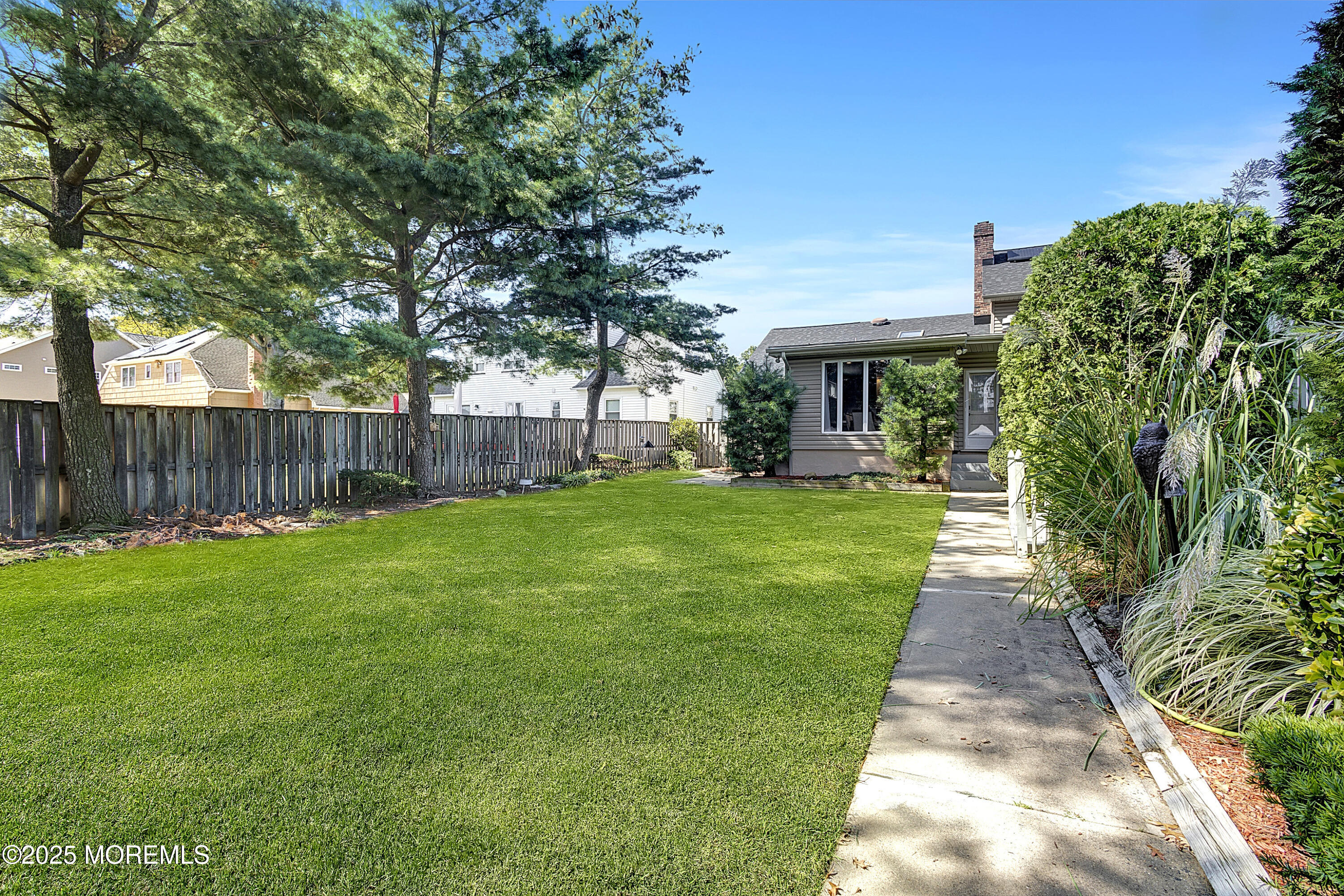 32 Kilfoyle Avenue Fords, NJ 08863 - Photo 30 of 33 a front view of house with yard