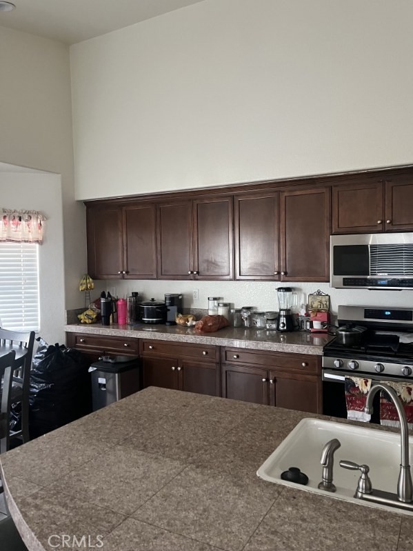 14339 Caroline Street Adelanto, CA 92301 - Photo 7 of 10