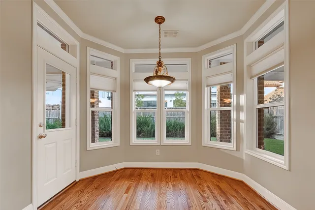 $875,000 | 5426 Lampasas Street, Houston, TX 77056