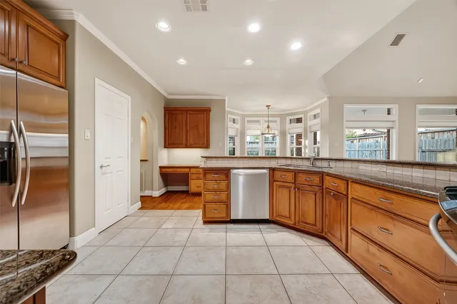 $875,000 | 5426 Lampasas Street, Houston, TX 77056