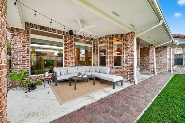 $875,000 | 5426 Lampasas Street, Houston, TX 77056