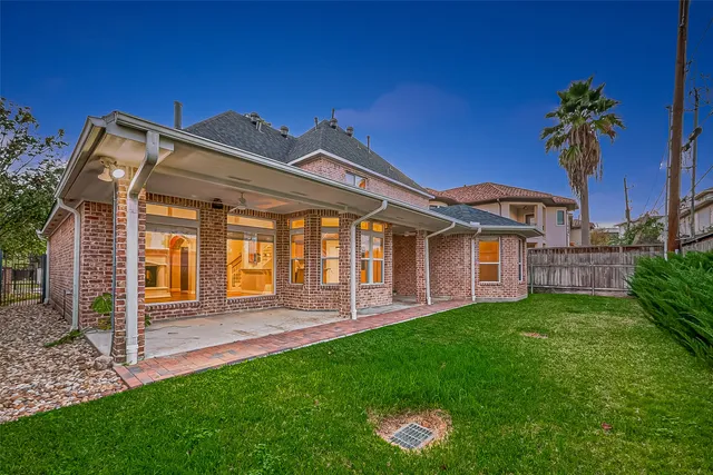 $875,000 | 5426 Lampasas Street, Houston, TX 77056